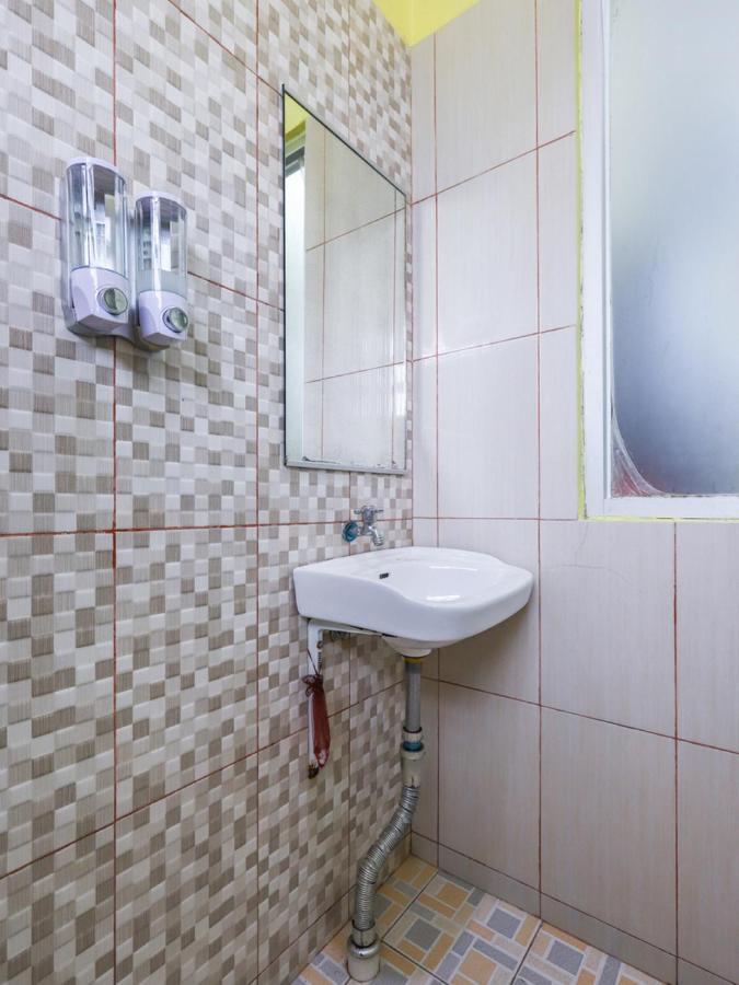 Oyo 3830 Dfarys Gh Syariah Hotel Balikpapan Kültér fotó